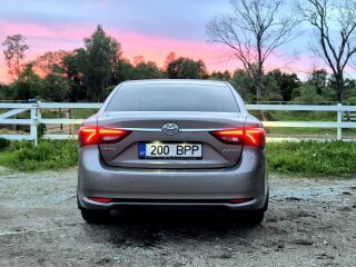 Toyota Avensis Premium 2.0 112кВ