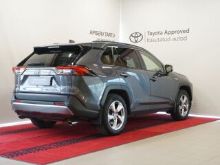 Toyota RAV4 Luxury Plus 2.5 131кВ