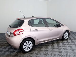 Peugeot 208 Elegance 1.2 60кВ