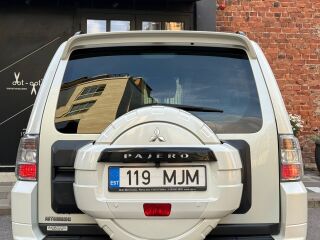 Mitsubishi Pajero Rockford DESIGN 3.2 147kW