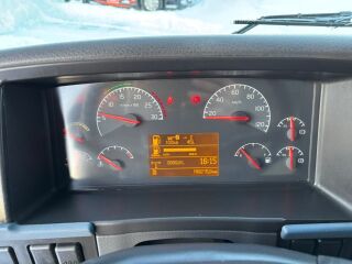 Volvo FM 300 6x6 226kW