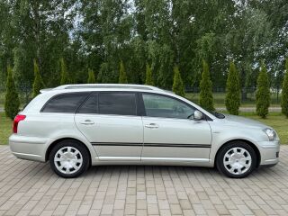 Toyota Avensis LINEA SOL 2.2 D-4D D-CAT