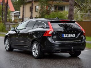 Volvo V60 SUMMUM AWD TWIN ENGINE PLUG IN HYBRID FACELIFT 2.4 D6 158kW