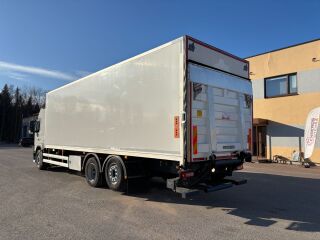 Volvo FM370 6x2*4 EURO6 + CARRIER SUPRA 950 278kW