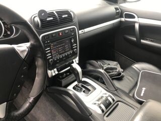 Porsche Cayenne Turbo V8 Turbo 331kW