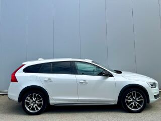 Volvo V60 Cross Country AWD Summum Polar+ 2.4 D4 140kW