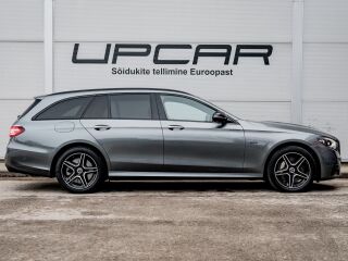Mercedes-Benz E 300 de 4-Matic AMG-Line Night Package 2.0 225кВ