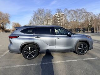 Toyota Highlander Premium 2.5 140кВ