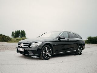 Mercedes-Benz C 300 e 2.0 235kW