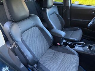 Toyota Auris Touring Sports Luxury Facelift 1.8 Hybrid Synergy Drive 90кВ