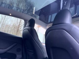 Tesla Model Y Long range Dual Motor Premium sound Dual Motor 365 KW 190kW