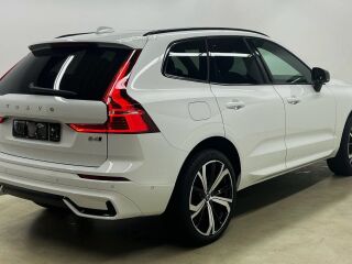 Volvo XC60 AWD ULTIMATE DARK 145кВ