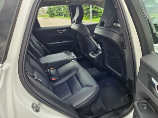 Volvo XC60 AWD Ultimate Bright Inscription 2.0 KERS MHEV 183kW