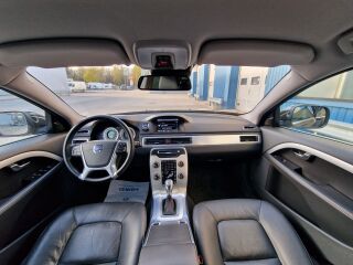 Volvo XC70 MOMENTUM AWD 4X4 2.4 R5 120кВ
