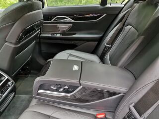 BMW 740 e iPerformans M-Paket 2.0 240кВ