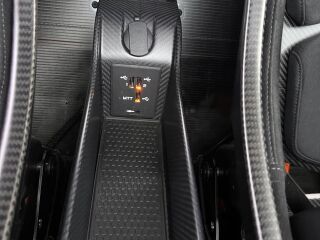 McLaren 620R 3.8 V8 456kW