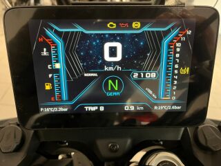 QJ Motor SRT 600 SX kohvritega 41kW