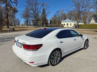 Lexus LS 600h Long Ottoman pakett 5.0 V8 290kW