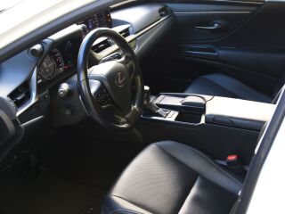 Lexus ES 300h 2.5 131kW