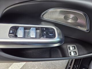 Mercedes-Benz E 300 AMG line SUPERSCREEN 2.0 150kW