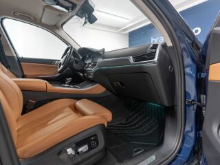 BMW X5 xDrive30d 3.0 210кВ