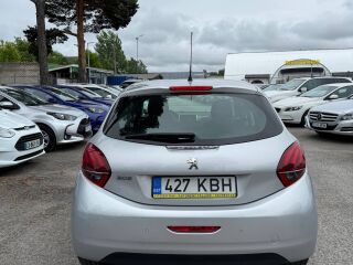 Peugeot 208 1.2 81кВ
