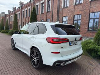 BMW X5 M50 3.0 294kW