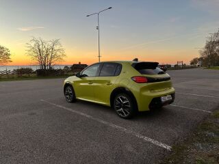 Peugeot 208 GT Hybrid 100kW