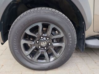 Toyota Hilux Invincible 150кВ