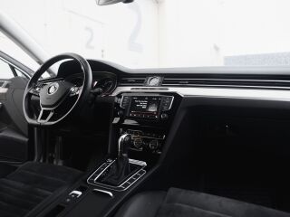 Volkswagen Passat Variant Highline 1.6 R4 TDI 88кВ