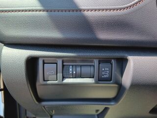 Subaru Forester AWD E-Boxer LIMITED EyeSight CVT 2.0 100kW