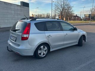 Hyundai i30 1.6 93kW