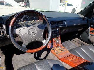 Mercedes-Benz SL 600 AMG 6.0 V12 324kW
