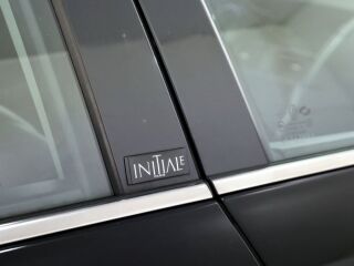 Renault Latitude Initiale Paris ATM 2.0 dCi 127кВ