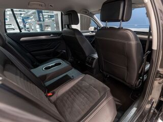 Volkswagen Passat R-Line 4 Motion 140kW