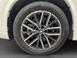 BMW iX1 xDrive30 M-Sportpakett 225kW