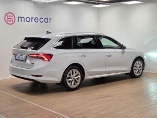 Skoda Octavia Combi Elegance 1.5 110кВ