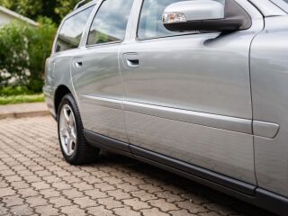 Volvo V70 Momentum 2.4 D5 120kW