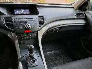 Honda Accord Elegance 2.2 R4 i-DTEC 110кВ