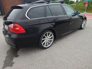 BMW 330 3.0 r6 170kW