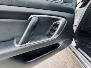 Subaru Legacy Luxury 4x4 3.0 180кВ