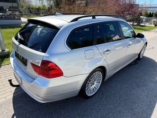 BMW 330 xd Touring 3.0 d 170кВ