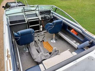 Four Winns 205 SUNDOWNER 3.3 Yamaha 225 hj V6 4-takti 165kW