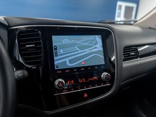 Mitsubishi Outlander Pistikhübriid   / elekter Petrol 99kW