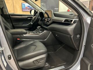 Toyota Highlander Premium Hybrid 2.5 140kW
