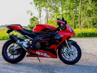Aprilia RSV 1000 R Factory 102kW
