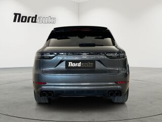 Porsche Cayenne Turbo 4.0 404kW