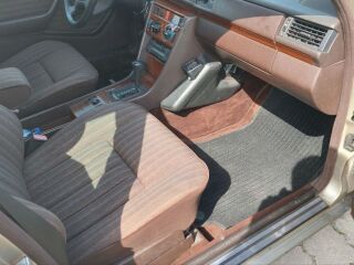 Mercedes-Benz E 300 3.0 83kW