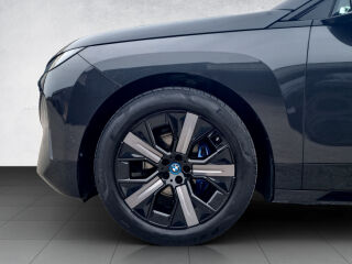 BMW iX xDrive 40 Sportpakett 240kW
