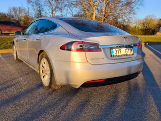Tesla Model S 75D 158kW